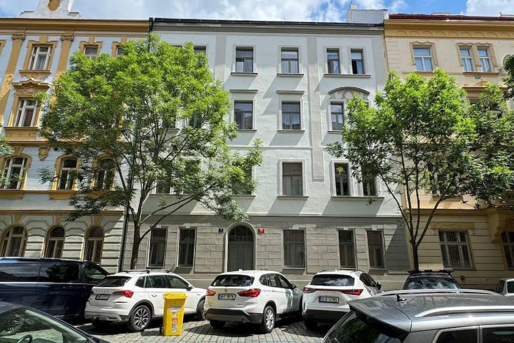 Апартаменты Cozy Karlin Прага Экстерьер фото